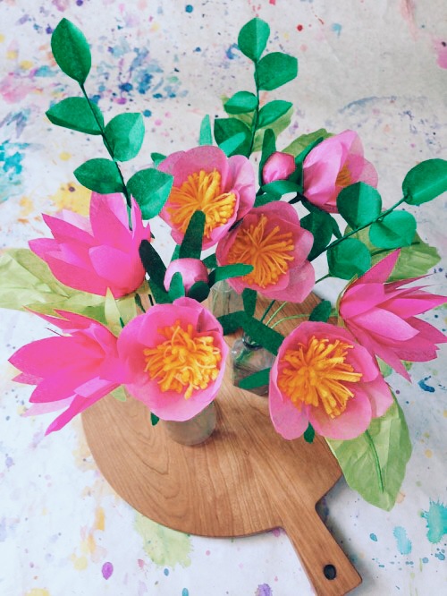 Для тих, хто не знає, як зробити букет з паперових квітів, ми створили цей майстер-клас спеціально для вас
